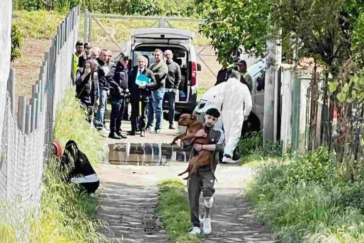 Bambino sbranato dai pitbull, cinque indagati per la morte del piccolo Francesco Pio