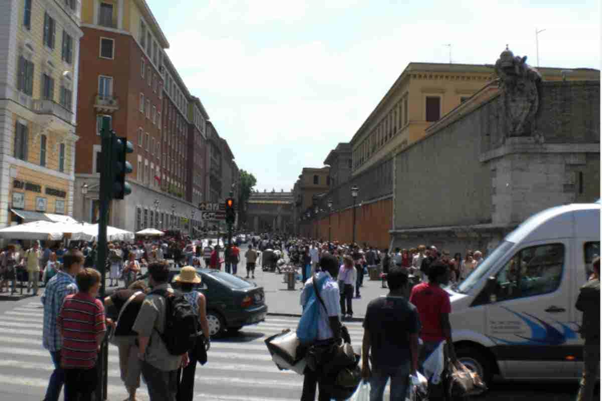 Area pedonale a piazza del Risorgimento a Roma