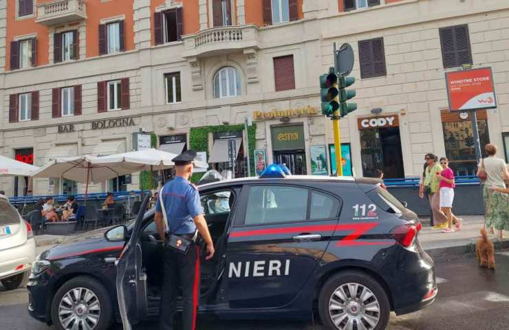 Carabinieri a Piazza Bologna