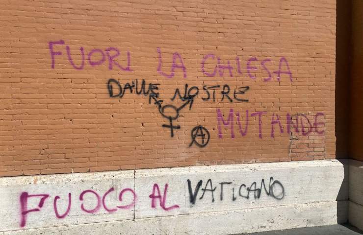 scritte anarchiche san lorenzo5