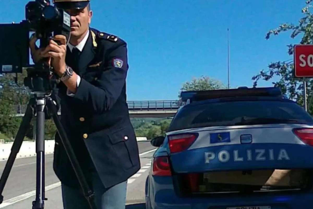 Polizia stradale controlli telelaser GRA