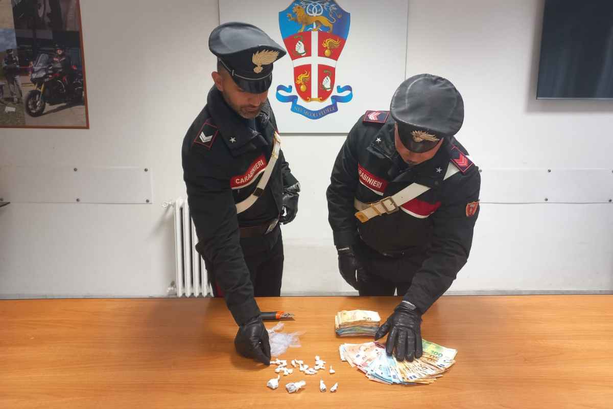 Causa un incidente stradale per scappare dai Carabinieri: arrestato uno spacciatore a Mentana