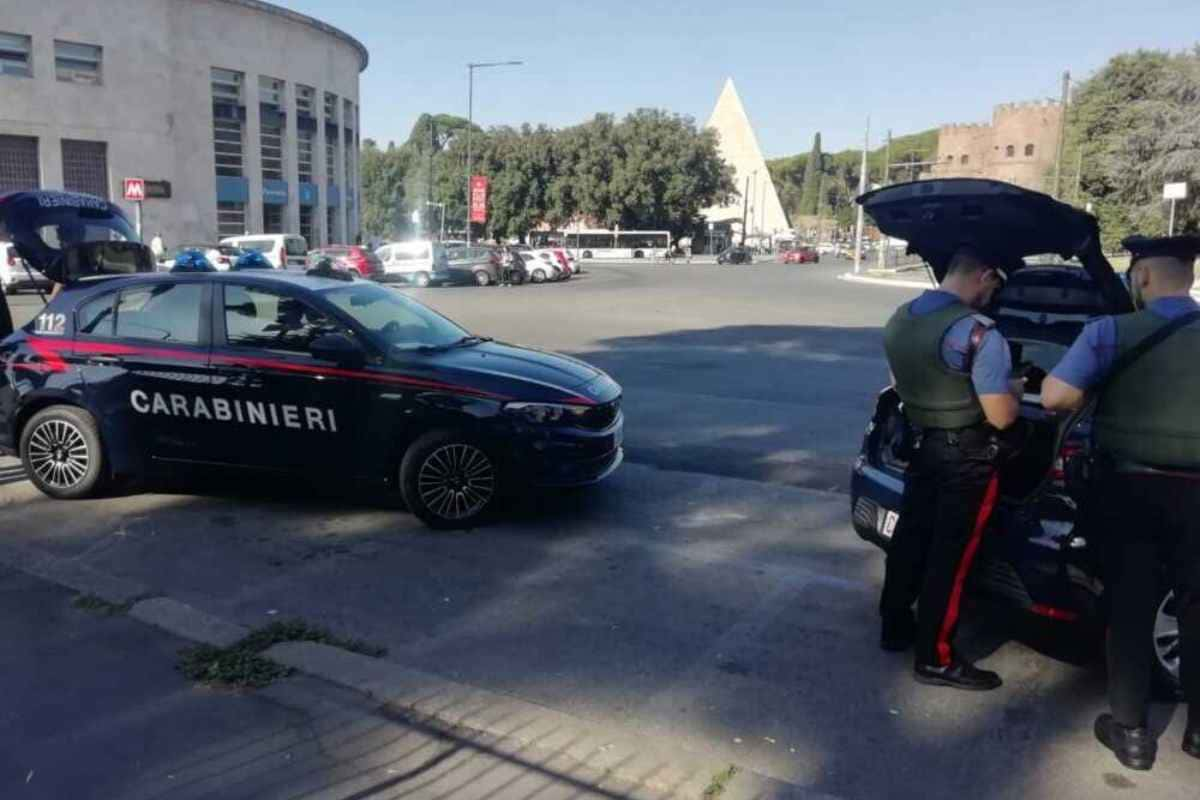 Carabinieri a Ostiense