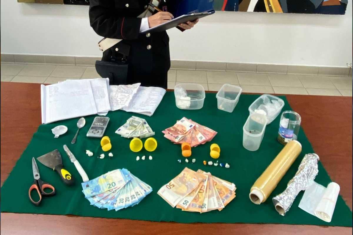 Appartamento diventa piazza di spaccio ad Aprilia: traffico di droga gestito da due fidanzati
