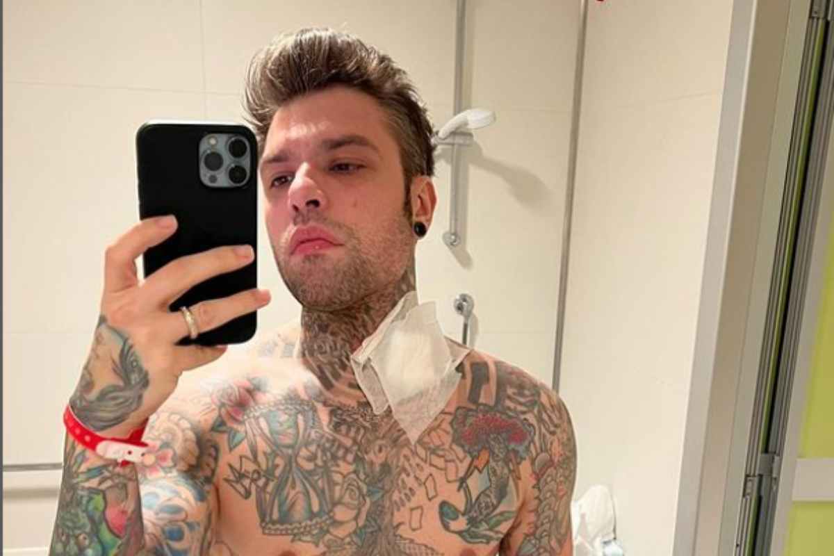 “Fedez portato d’urgenza in Ospedale”: come sta il rapper e cosa sappiamo