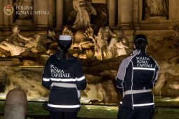 Polizia Locale di Roma Capitale alla Fontana di Trevi