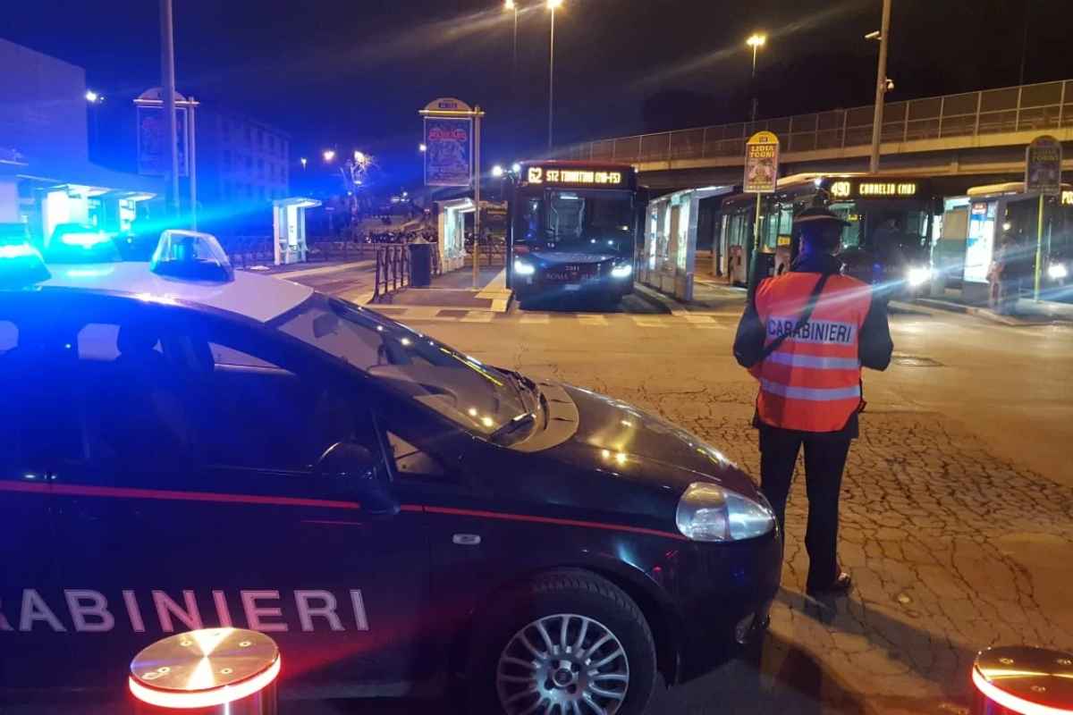 Follia a Roma: 27enne prende a morsi un Carabiniere e tenta di dargli una testata