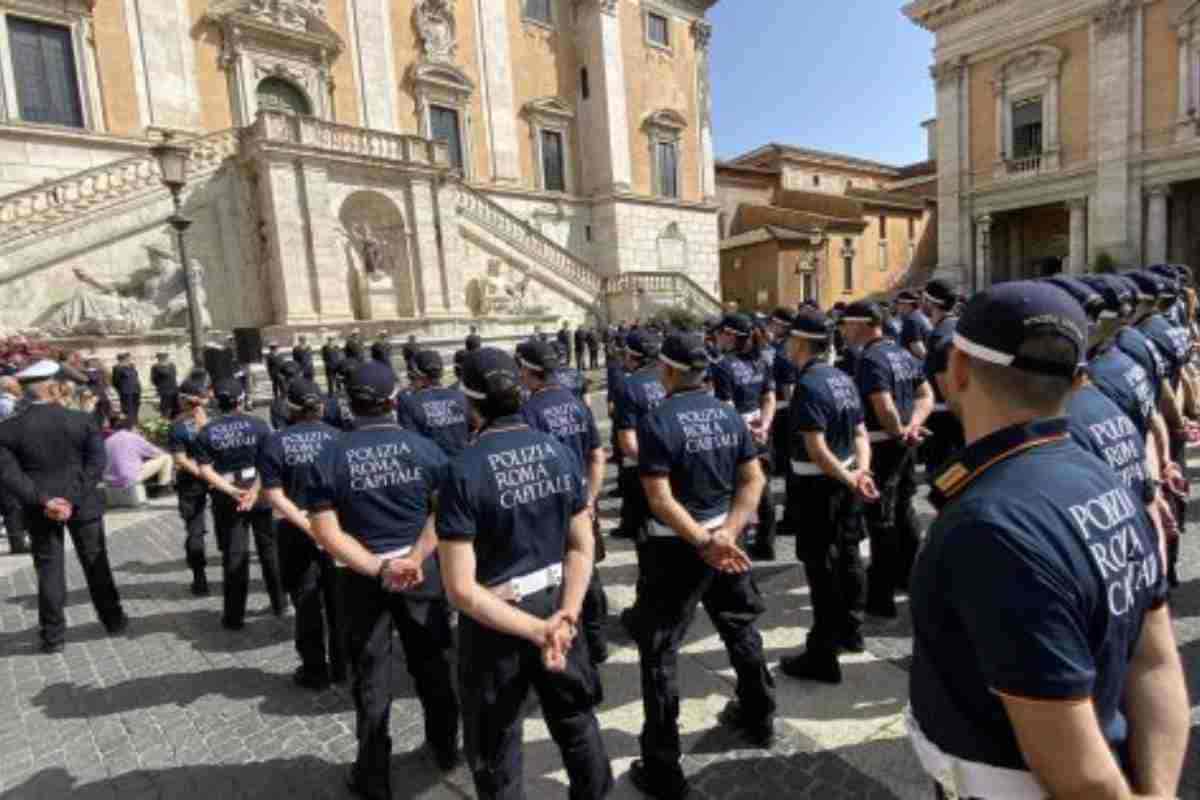 Agenti della Polizia Locale di Roma Capitale