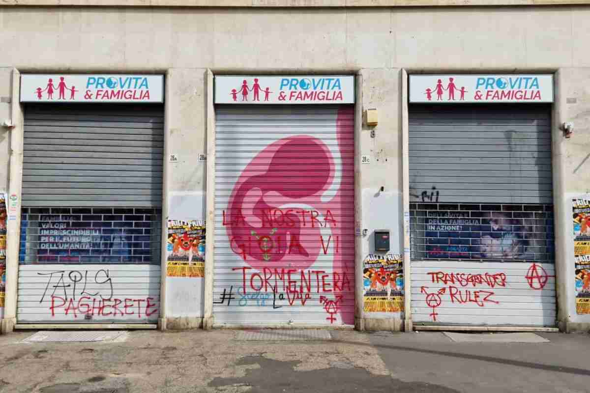 Sede di Pro Vita & Famiglia vandalizzata