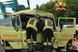 Vigili del Fuoco intervengono su un grave incidente sull'A1