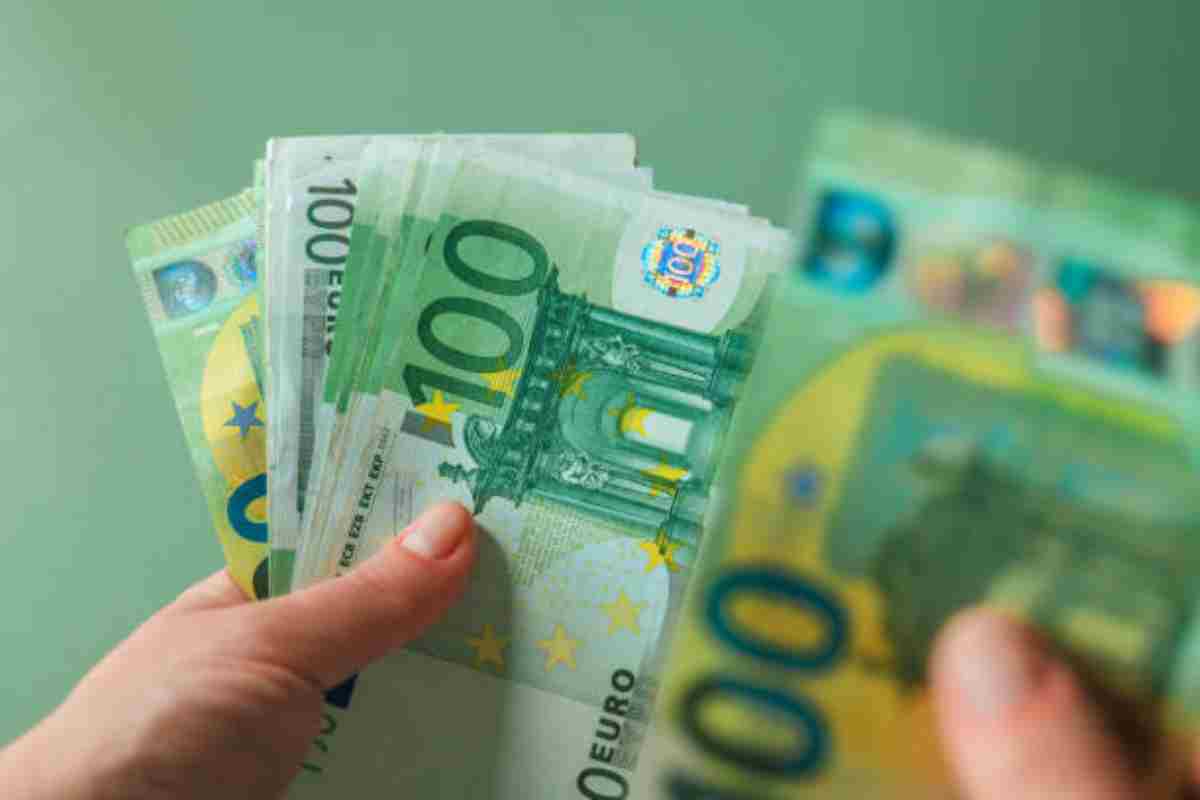 Nuovo bonus 100 euro per i dipendenti, requisiti richiesti e quando si potrà richiedere