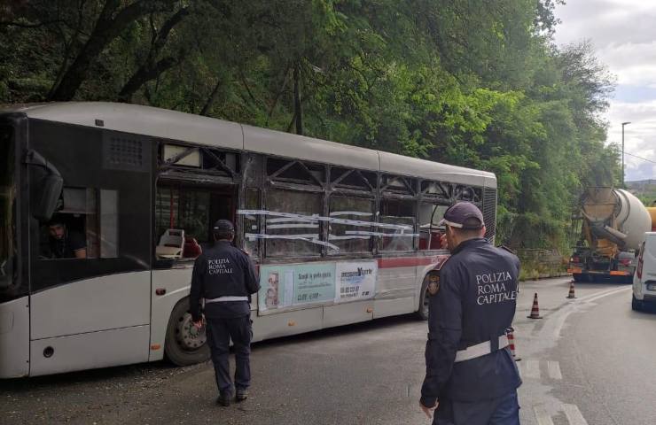 incidente via pisana oggi bus autoarticolato