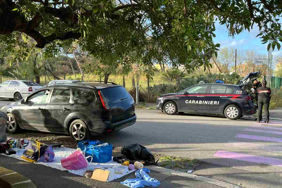 Mercatino abusivo in strada