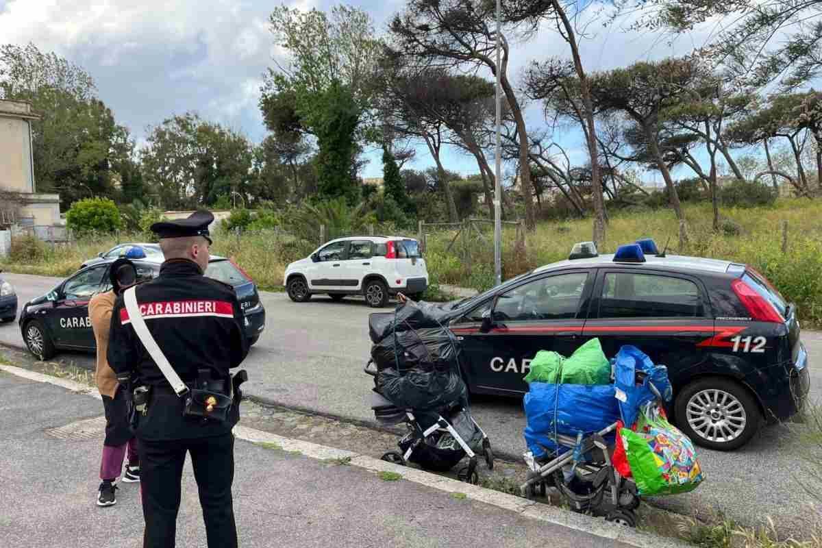 Mercatino abusivo in strada