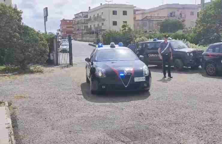 carabinieri e agenti di Polizia locale intervengono per lo sgombero dell’Istituto delle Figlie di Santa Maria della Divina Provvidenza