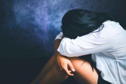 Ragazza violentata