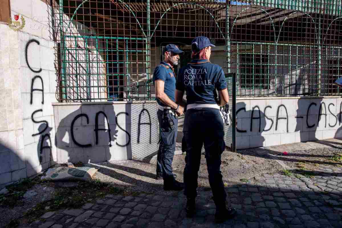 manufatto abusivo sequestro e sgomberi