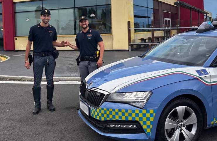 polizia stradale bambino autogrill